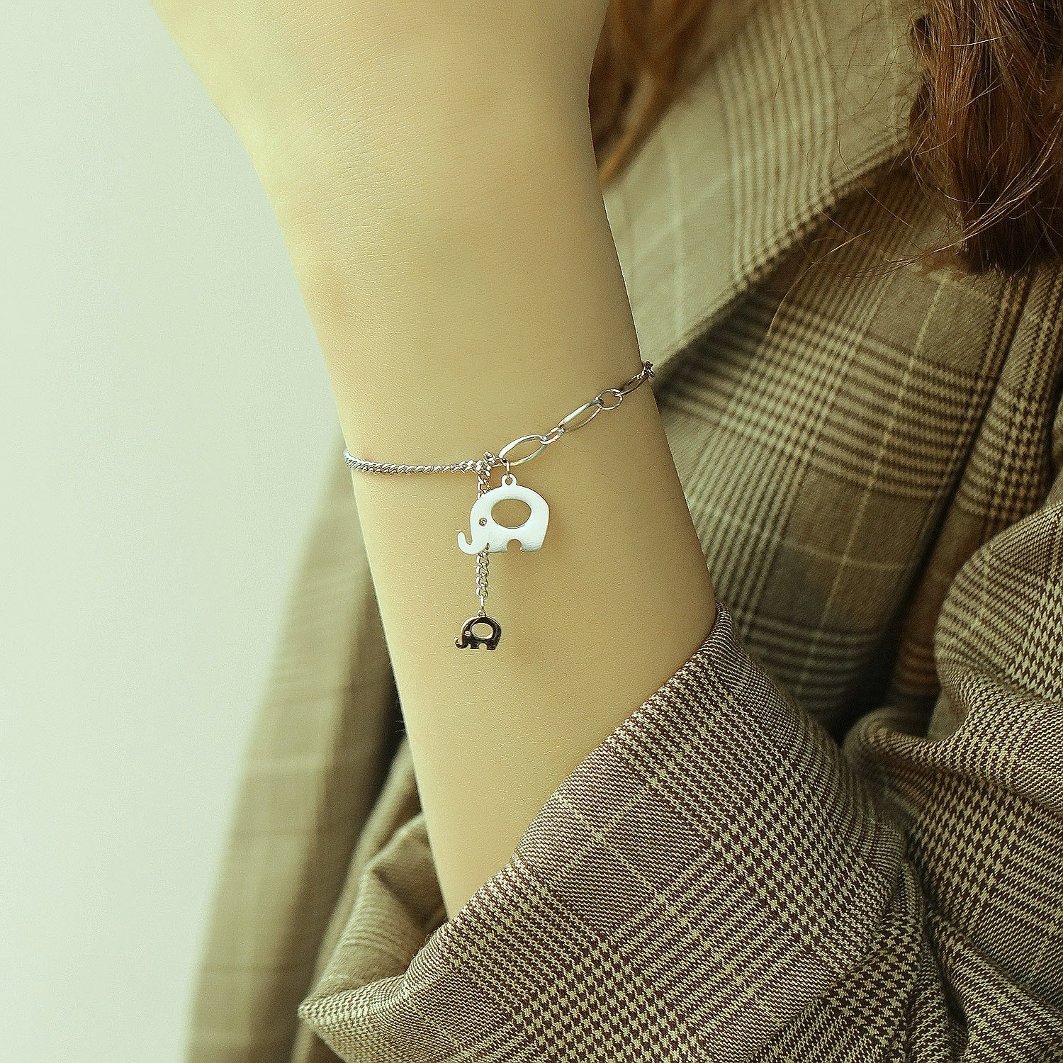 Fashionable Temperament Elephant Stitching Titanium Steel Bracelet Women Fashionable Temperament Elephant Stitching Titanium Steel Bracelet Women